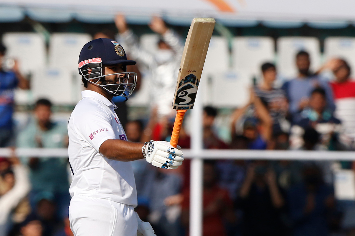 IND vs SL 2022 | Twitter reacts as Rishabh Pant hits massive one-handed six in Mohali